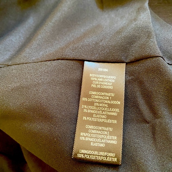 A leather HALSTON JACKET SIZE XS. It has tags and has never been worn. - Picture 6 of 8